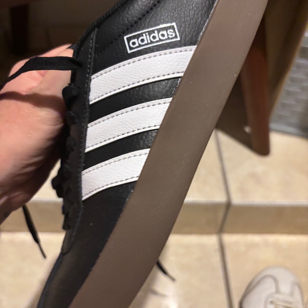 Adidas VL Court Sneaker Mens 7/womens 9